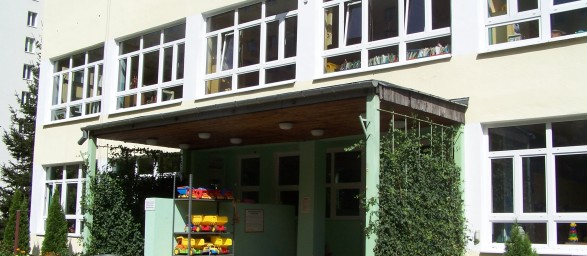 Przedszkole tył 1